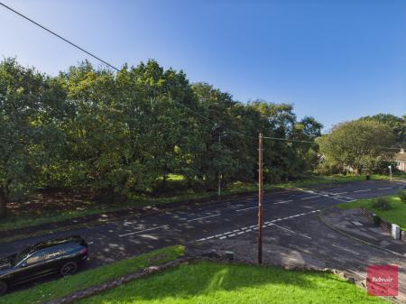 3 bedroom Flat for sale in Oak Ridge, Sketty, Swansea, SA2