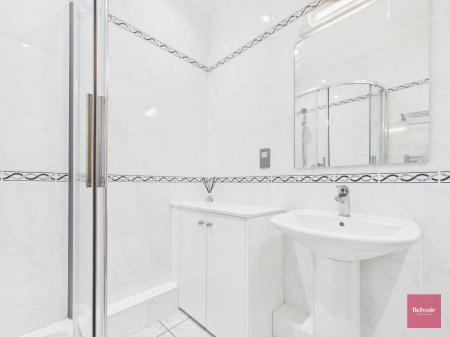 2 bedroom Flat to let in Langland Bay Manor, Langland, Swansea, SA3