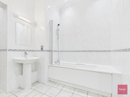 2 bedroom Flat to let in Langland Bay Manor, Langland, Swansea, SA3