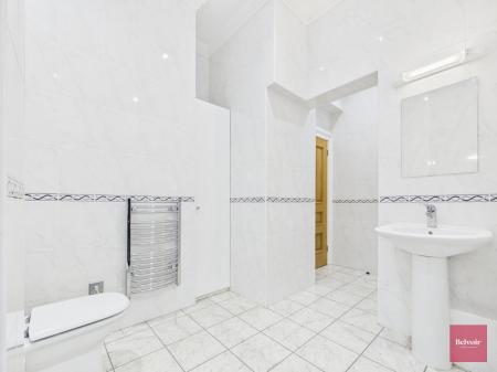 2 bedroom Flat to let in Langland Bay Manor, Langland, Swansea, SA3