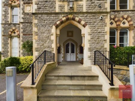 2 bedroom Flat to let in Langland Bay Manor, Langland, Swansea, SA3