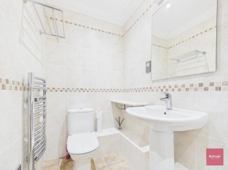 2 bedroom Flat to let in Langland Bay Manor, Langland, Swansea, SA3