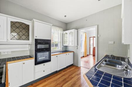 2 bedroom Bungalow for sale in Langland Road, Mumbles, Swansea, SA3