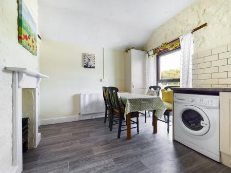 2 bedroom Maisonette to let in Newton Road, Mumbles, Swansea, SA3