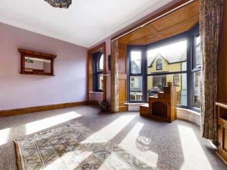2 bedroom Maisonette to let in Newton Road, Mumbles, Swansea, SA3