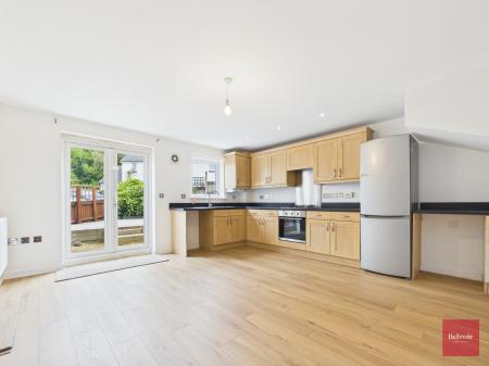 4 bedroom Town house to let in Phoebe Road, Copper Quarter, Swansea, SA1