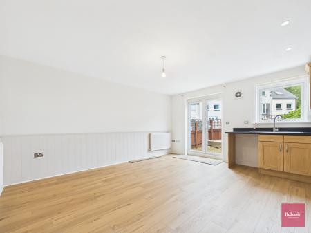 4 bedroom Town house to let in Phoebe Road, Copper Quarter, Swansea, SA1