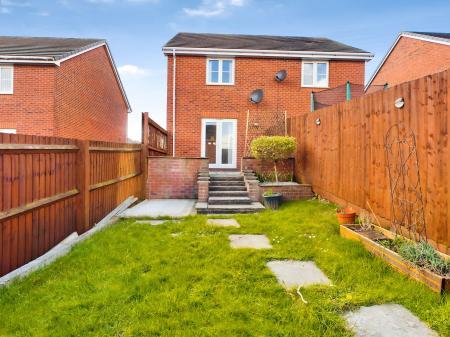2 bedroom Semi-detached house to let in Brynffordd, Townhill, Swansea, SA1