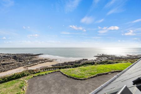 3 bedroom Detached house for sale in Aelybryn, Mumbles, Swansea, SA3