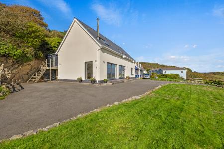 3 bedroom Detached house for sale in Aelybryn, Mumbles, Swansea, SA3