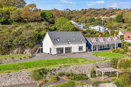 3 bedroom Detached house for sale in Aelybryn, Mumbles, Swansea, SA3