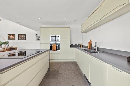 3 bedroom Detached house for sale in Aelybryn, Mumbles, Swansea, SA3