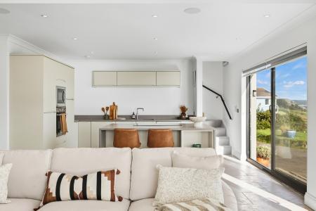 3 bedroom Detached house for sale in Aelybryn, Mumbles, Swansea, SA3