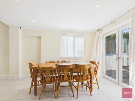 2 bedroom Semi-detached house for sale in West Cross Avenue, West Cross, Swansea, SA3