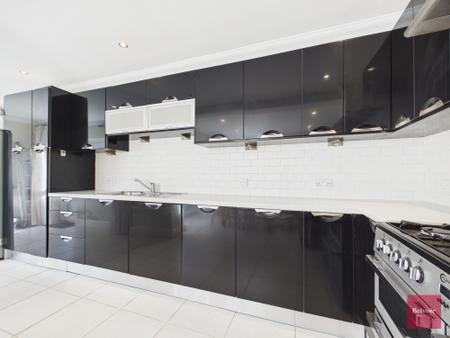 2 bedroom Semi-detached house for sale in West Cross Avenue, West Cross, Swansea, SA3