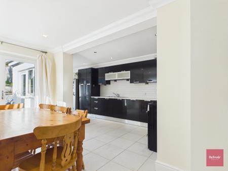2 bedroom Semi-detached house for sale in West Cross Avenue, West Cross, Swansea, SA3
