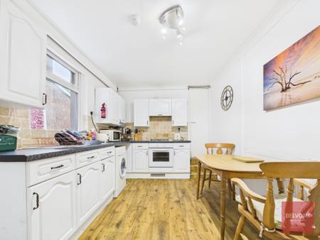 1 bedroom Ground floor flat to let in Langland Road, Mumbles, Swansea, SA3
