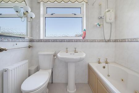 4 bedroom Detached house to let in Millands Close, Newton, Swansea, SA3