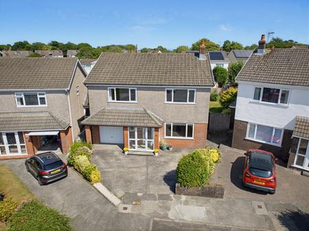4 bedroom Detached house to let in Millands Close, Newton, Swansea, SA3