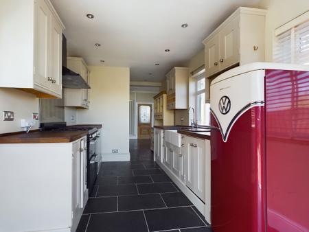 4 bedroom Terraced House to let in Kings Road, Mumbles, Swansea, SA3