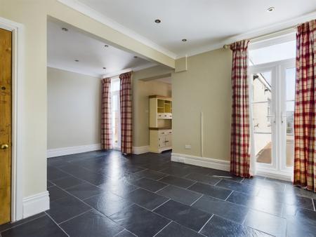 4 bedroom Terraced House to let in Kings Road, Mumbles, Swansea, SA3