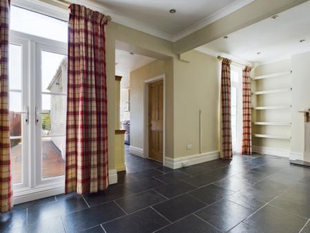 4 bedroom Terraced House to let in Kings Road, Mumbles, Swansea, SA3