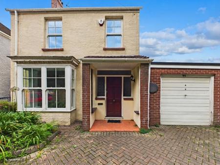3 bedroom Detached house to let in Castle Road, Mumbles, Swansea, SA3