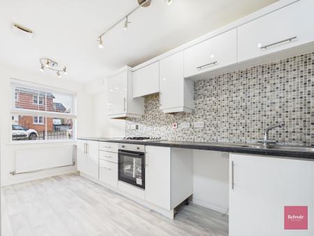 3 bedroom Town house to let in Gelli Grafog, Port Tennant, Swansea, SA1