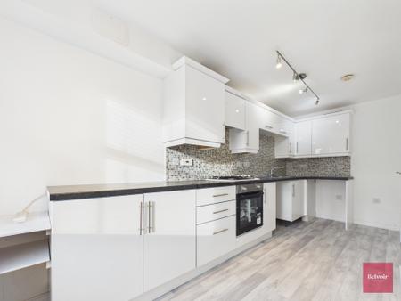 3 bedroom Town house to let in Gelli Grafog, Port Tennant, Swansea, SA1