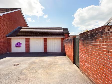 3 bedroom Town house to let in Gelli Grafog, Port Tennant, Swansea, SA1