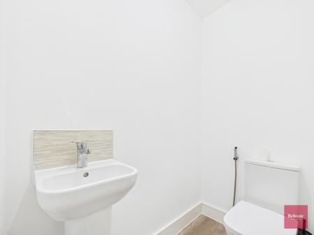 4 bedroom Town house to let in Ffordd Picton Turberville, Sketty, Swansea, SA2