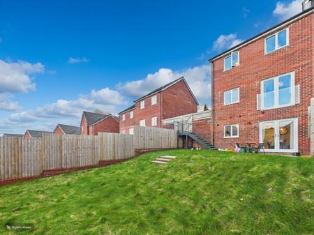 4 bedroom Town house to let in Ffordd Picton Turberville, Sketty, Swansea, SA2