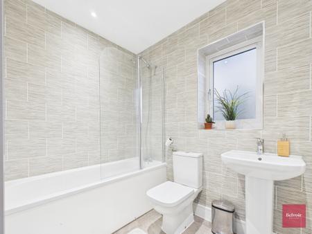 4 bedroom Town house to let in Ffordd Picton Turberville, Sketty, Swansea, SA2