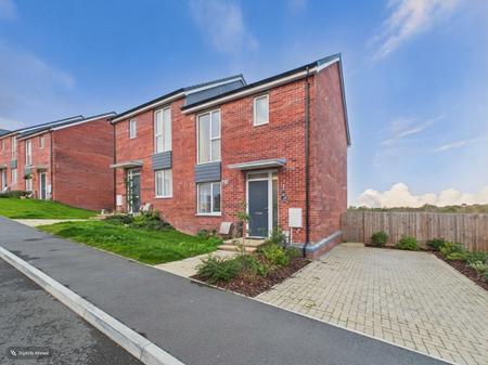 4 bedroom Town house to let in Ffordd Picton Turberville, Sketty, Swansea, SA2