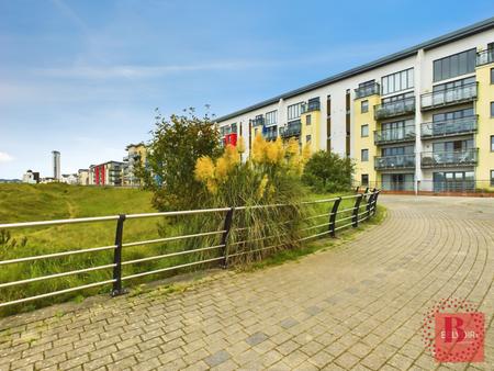3 bedroom Duplex to let in St Margarets Court, Maritime Quarter, Manselton, Swansea, SA1