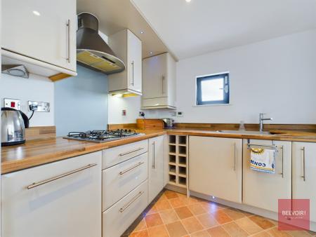 3 bedroom Duplex to let in St Margarets Court, Maritime Quarter, Manselton, Swansea, SA1