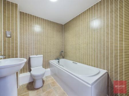 3 bedroom Duplex to let in St Margarets Court, Maritime Quarter, Manselton, Swansea, SA1