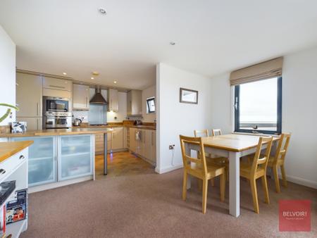 3 bedroom Duplex to let in St Margarets Court, Maritime Quarter, Manselton, Swansea, SA1