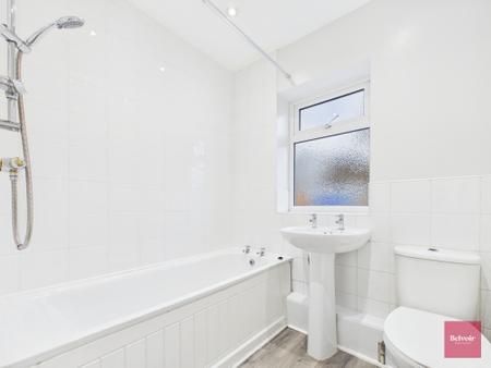 3 bedroom Semi-detached house to let in Lon Coed Bran, Cockett, Swansea, SA2