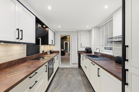 3 bedroom End of terrace house for sale in Gower Road, Sketty, Swansea, SA2