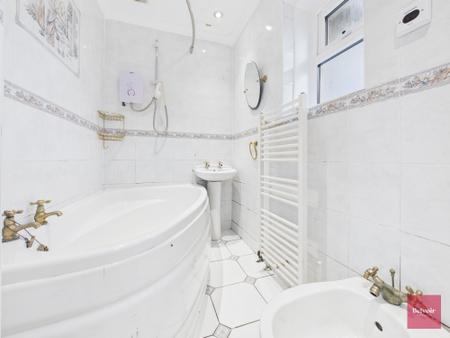 3 bedroom Flat for sale in Heather Crescent, Sketty, Swansea, SA2