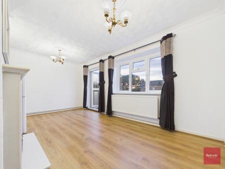 3 bedroom Flat for sale in Heather Crescent, Sketty, Swansea, SA2