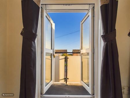 3 bedroom Flat for sale in Heather Crescent, Sketty, Swansea, SA2