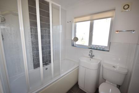 3 bedroom Detached house to let in Bristow Road, Cranwell, NG34