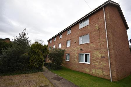 2 bedroom Flat for sale in Khormaksar Drive, Nocton, Lincoln