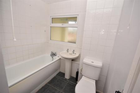 2 bedroom Flat for sale in Khormaksar Drive, Nocton, Lincoln