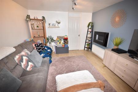 3 bedroom Terraced House for sale in Clare Close, Lincoln