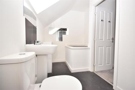 3 bedroom End of terrace house for sale in Snow Close, Holdingham