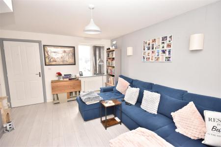 3 bedroom End of terrace house for sale in Snow Close, Holdingham