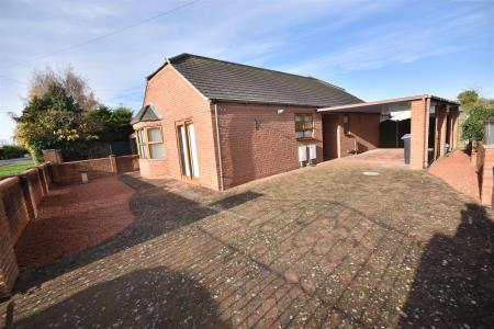 2 bedroom Detached bungalow for sale in Lincoln Road, Metheringham, Lincoln
